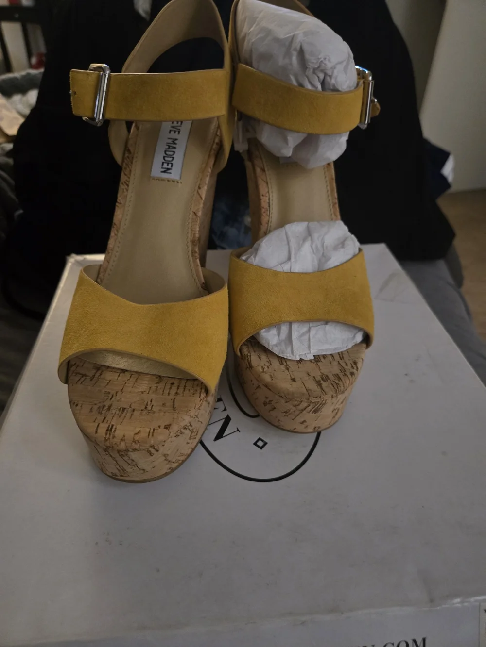 Steve Madden bold yellow